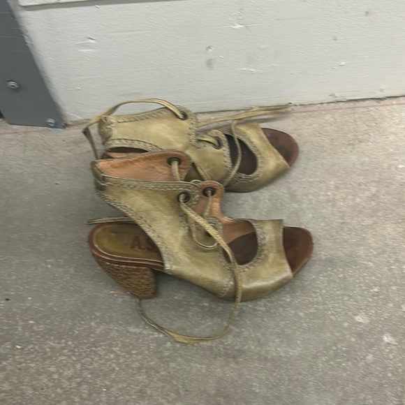 As 98 sandals - Picture 1 of 5